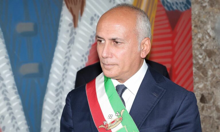 Amministratori intimiditi, il sindaco di Cosenza: «Siamo tutti in trincea»