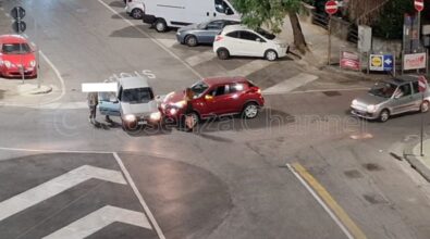 Cosenza, scontro tra due auto in via della Repubblica