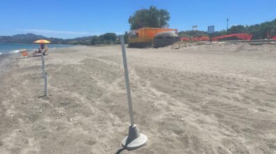 Privato cittadino pulisce la spiaggia di Calopezzati: elogio di Fratelli d’Italia