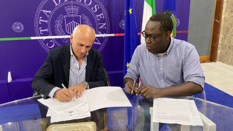 Cosenza, firmato accordo di collaborazione tra Palazzo dei Bruzi e la Consulta intercultura